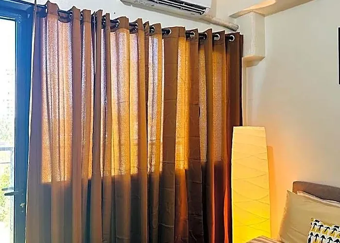 Shore 2 - Close To Moa And Ikea W/free Wifi! Hotel Manille